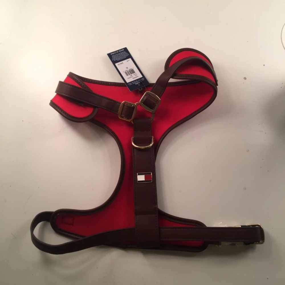 Tommy Hilfiger dog harness and leash.